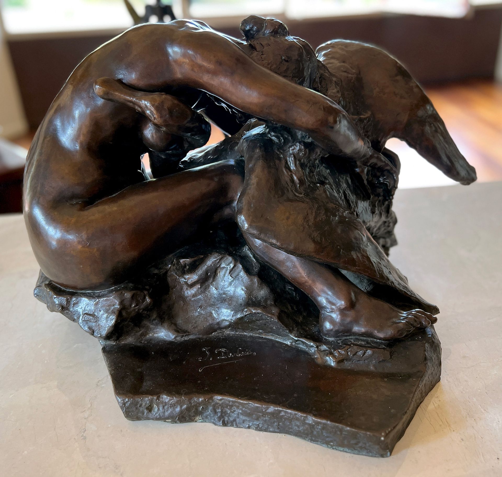 Null 
儒勒-德斯波(1851-1935)和赫伯拉德创始人




莱达和天鹅




青铜主题，带有棕色的铜锈，露台上有签名和创始人的印章。




36&hellip;