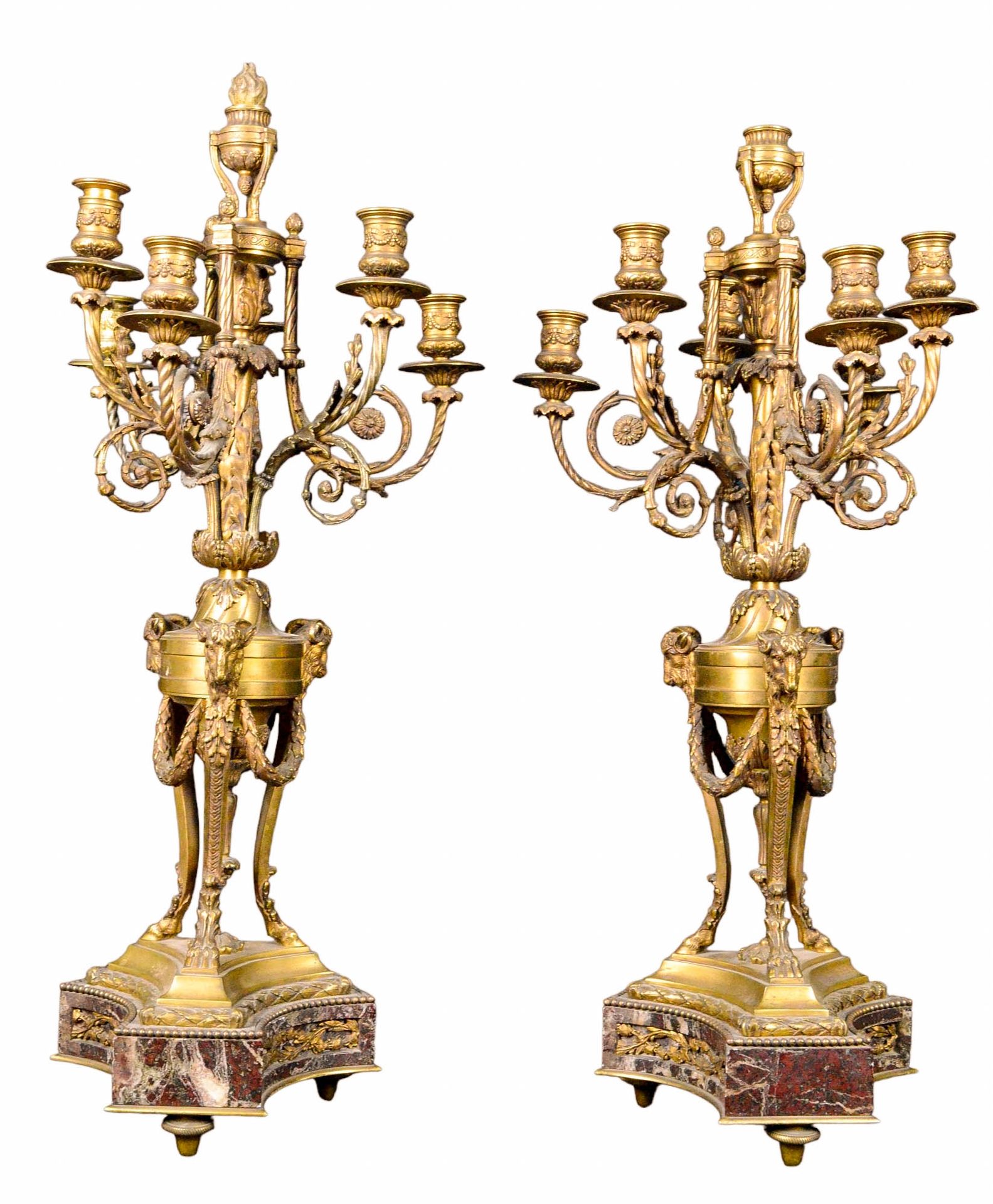 COPPIA DI CANDELIERI bronze doré et finement ciselé, 7 flammes, socle en marbre &hellip;