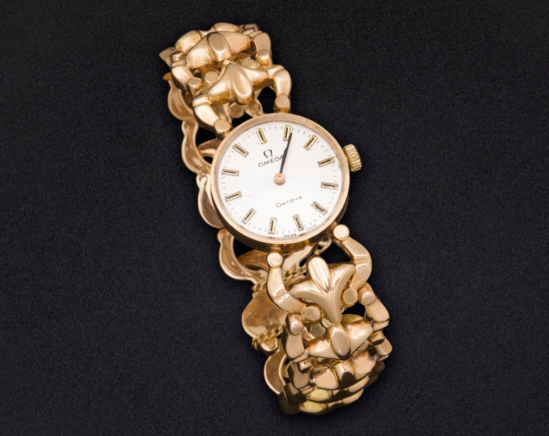 Null Montre-bracelet pour dame de marque OMEGA, en or jaune 18 carats. Mouvement&hellip;