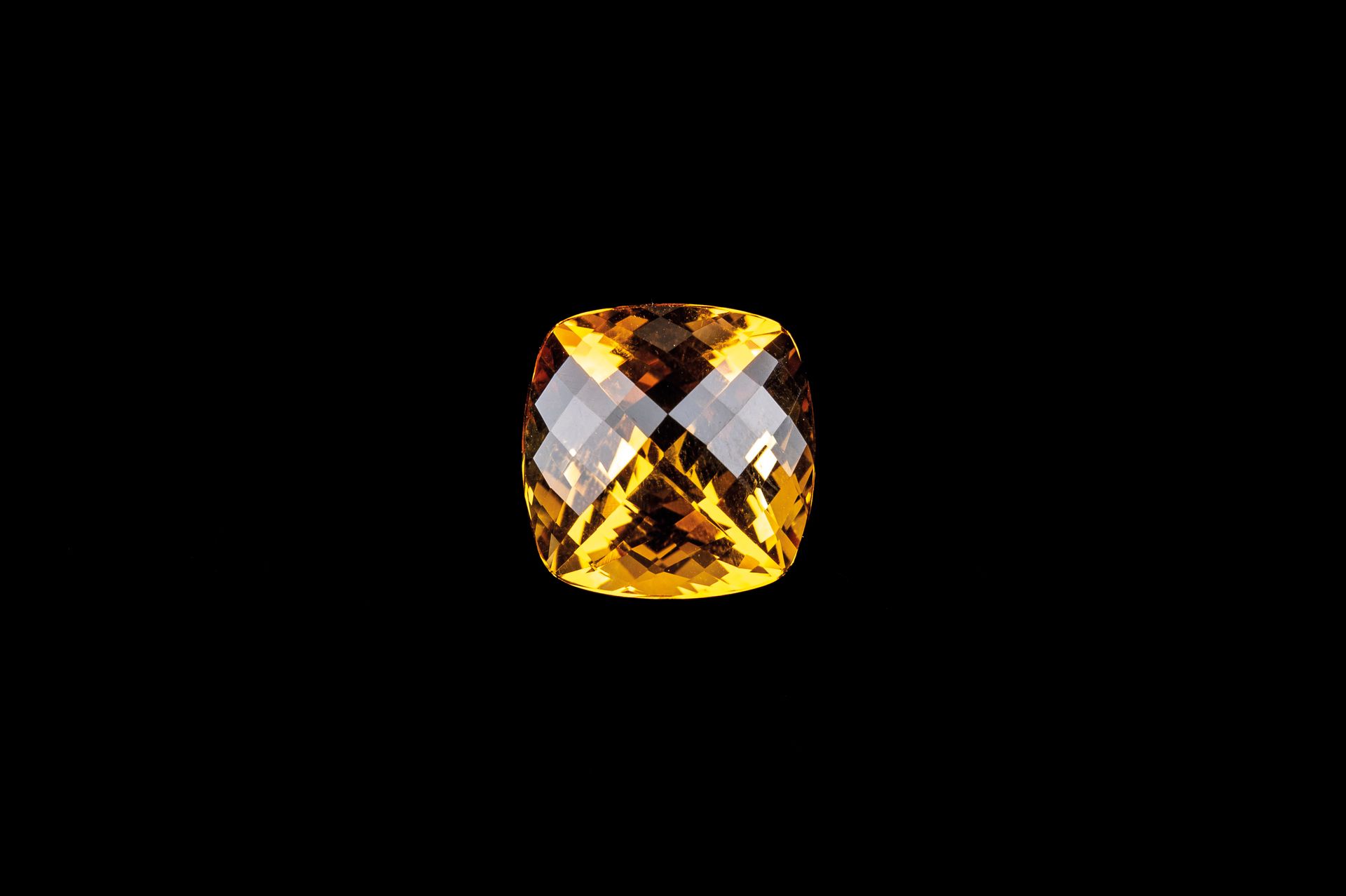 Null Palmeira-Quarz im Kissenschliff von 24,15 ct.