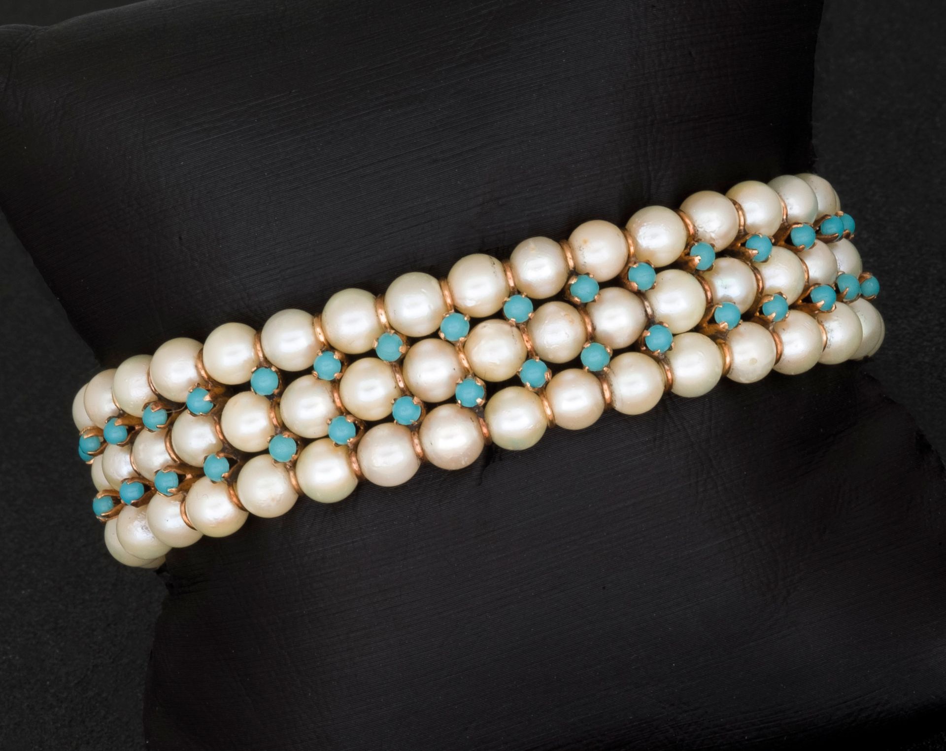 Null 18K rose gold bracelet with three rows of cultured pearls and two rows of t&hellip;