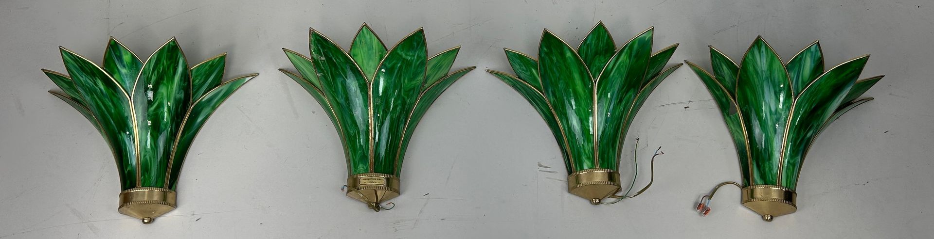 Null A SET OF FOUR CHRISTOPHER WRAY LEAF WALL LIGHTS (4)

40cm x 33cm 

Good con&hellip;