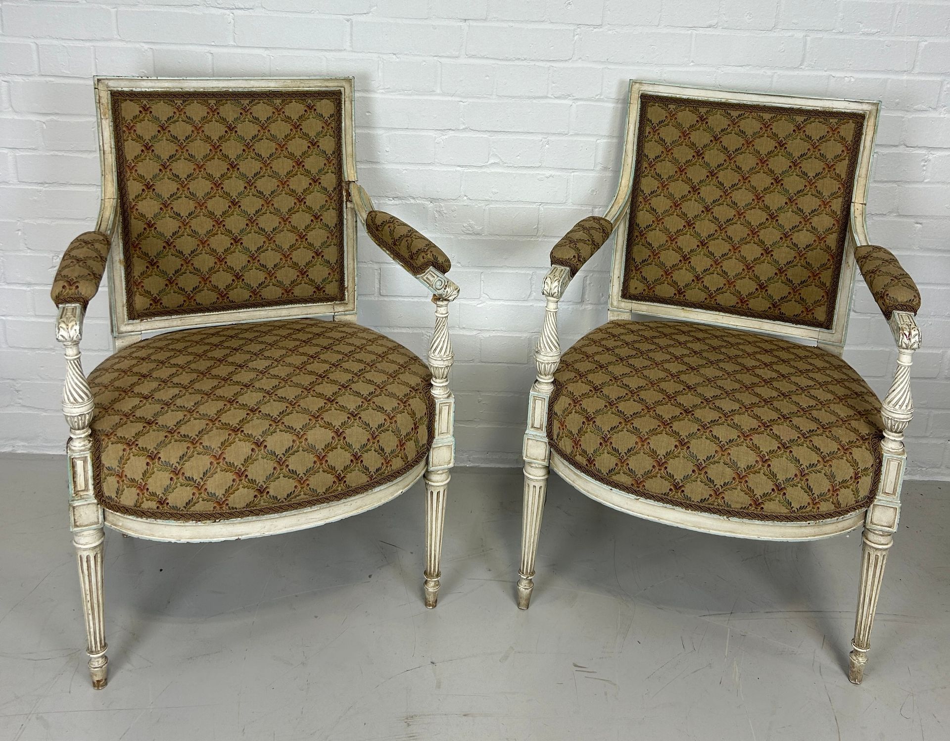 Null A PAIR OF FRENCH BERGERES (2),

Upholstered in classical fabric. 

90cm x 5&hellip;