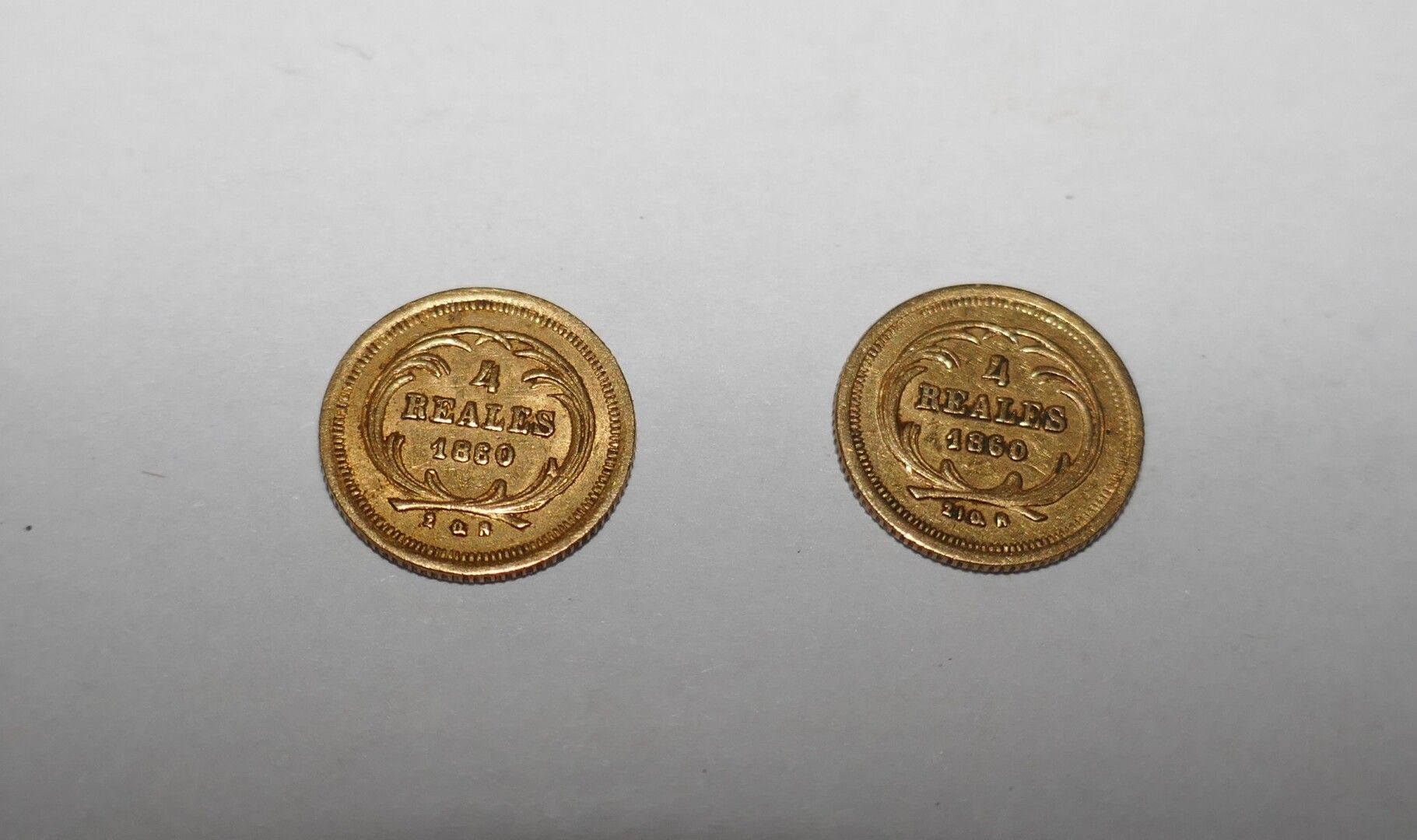 Null 2 piezas de 4 Reales en oro de 1860, Guatemala, PT 1,8 gr