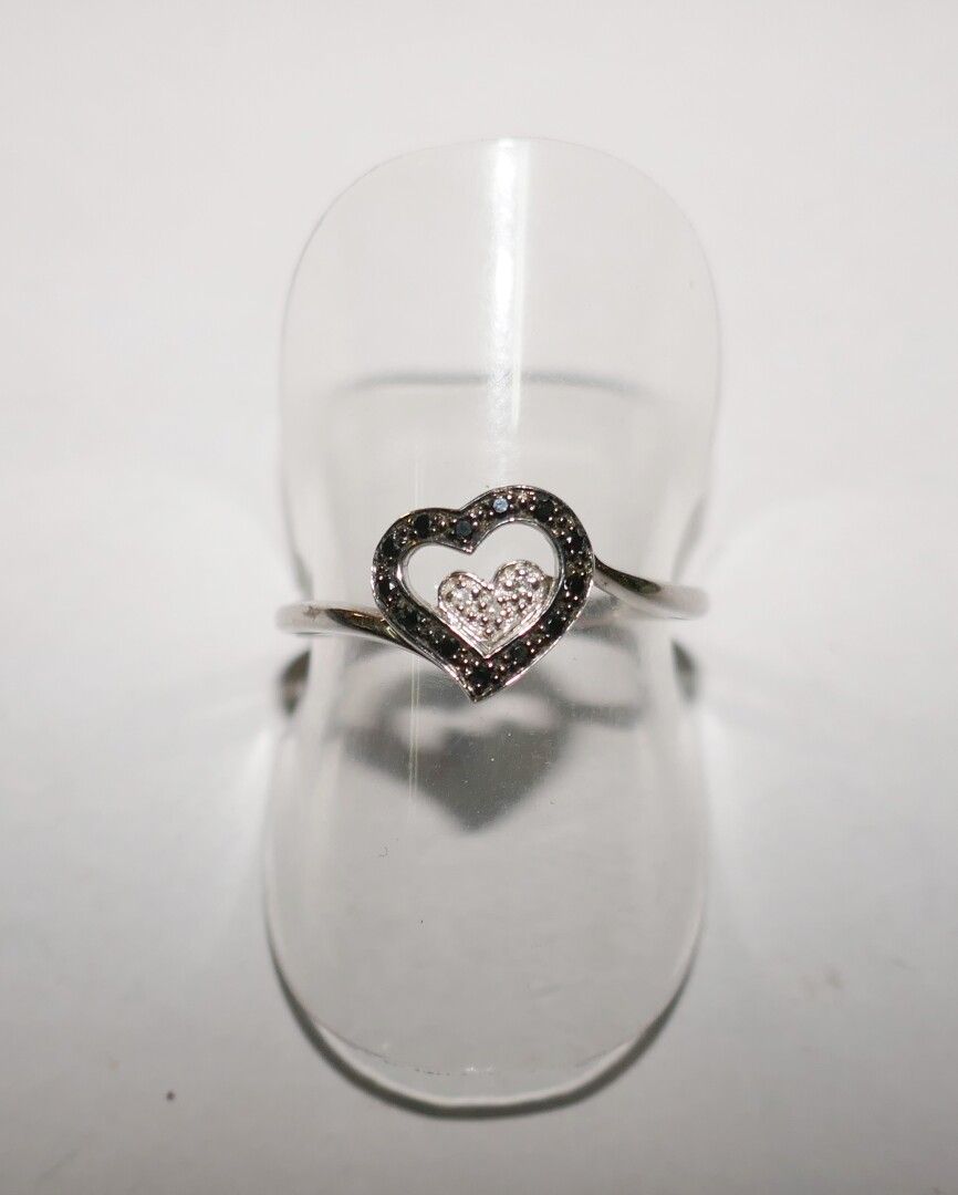 Null Heart ring in 9K gold set with white and black diamonds, PB 1,3 gr, TDD 54