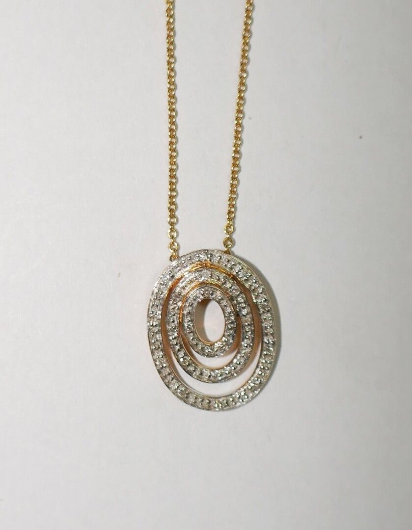 Null 镶嵌钻石的吊坠和金链，PTB 3.8克，链长40厘米