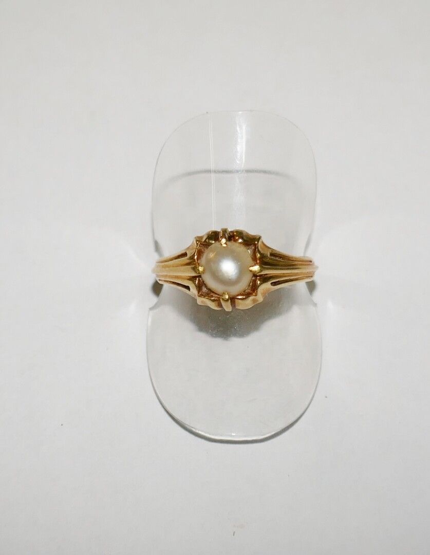 Null Gold and pearl ring, inscription inside the ring "PG 24 Sep. 1847", 4,3 grs&hellip;