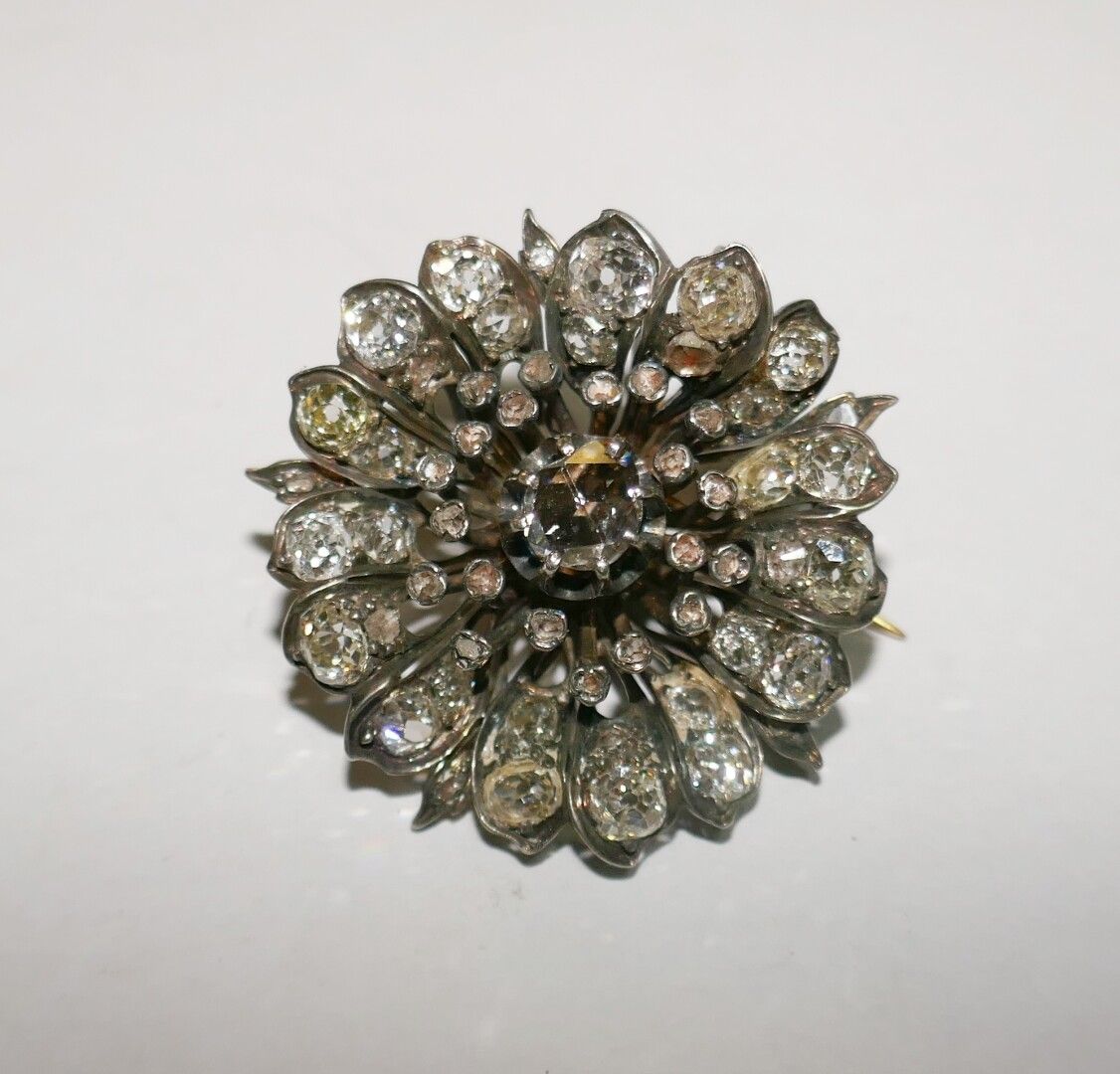 Null Spilla in oro e argento del XIX secolo con diamanti taglio rosa o taglio ve&hellip;