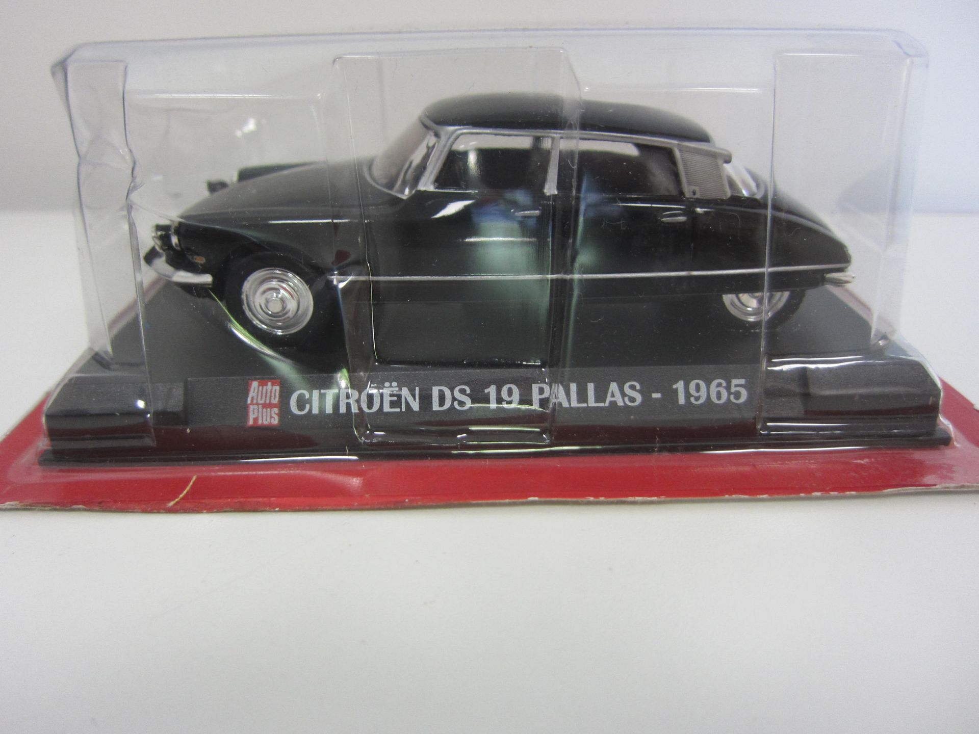 Null Miniatur-Auto 1/43ème CITROEN DS Pallas 1965, in seiner Box, Werbeartikel A&hellip;