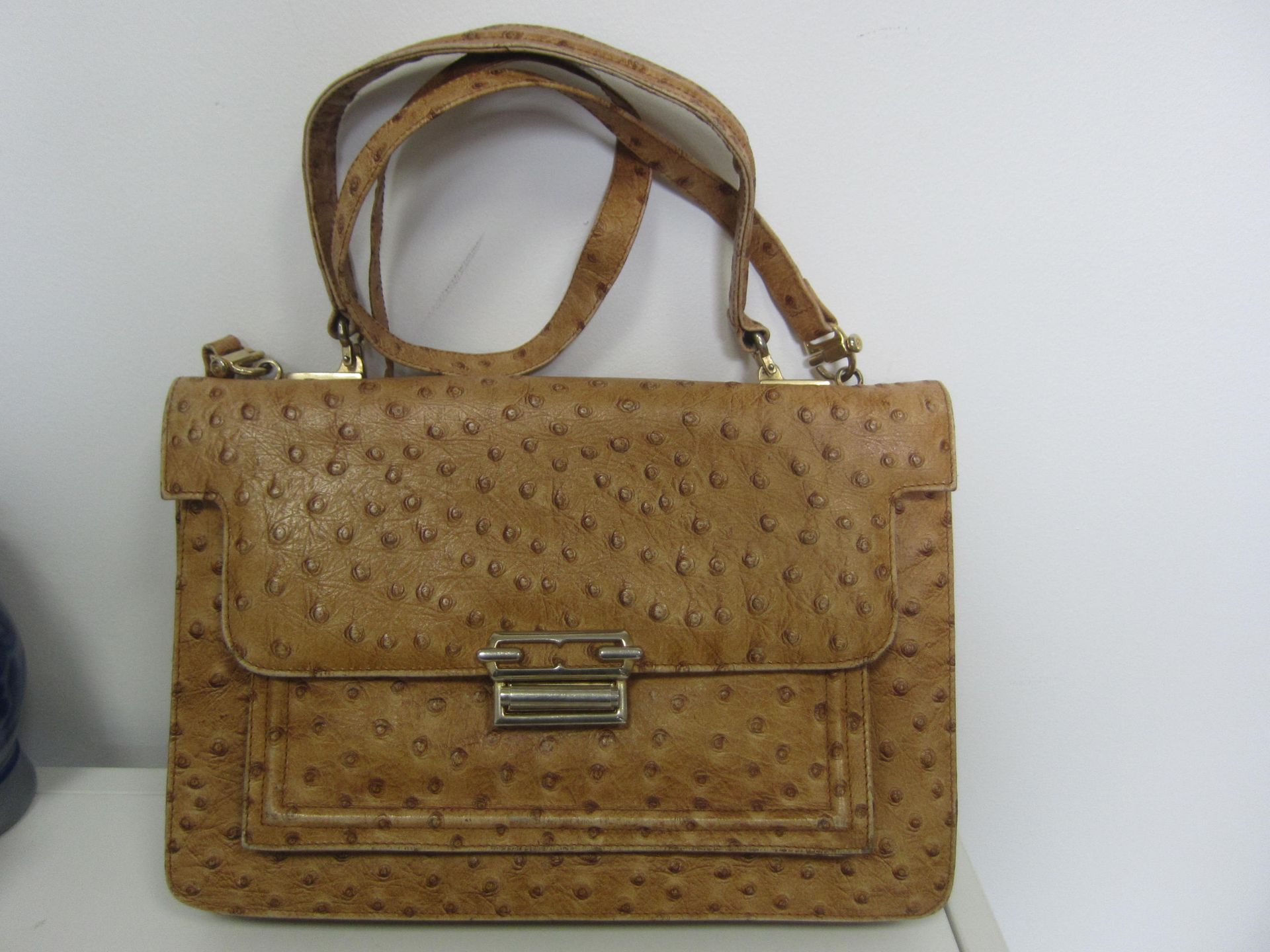 Null Vintage ostrich handbag with shoulder strap, 30cmx21cm, good condition