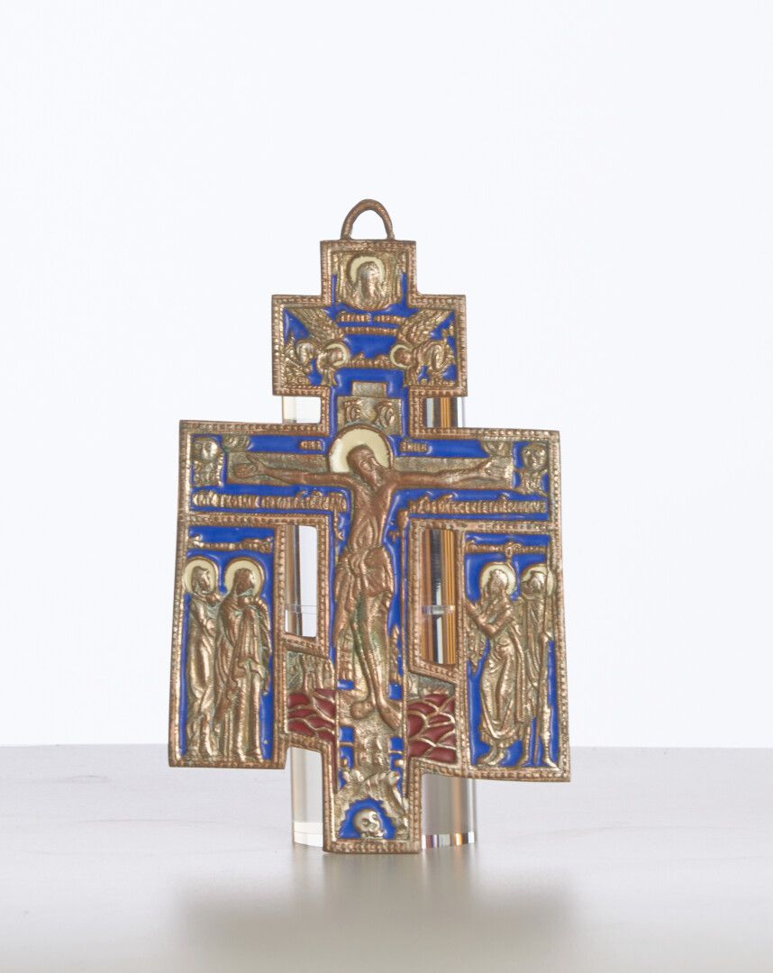 Null An enamelled orthodox cross - H : 16,5