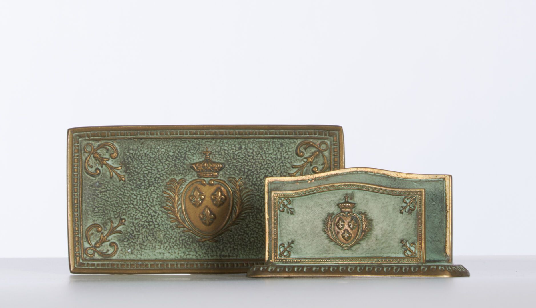 Null LE VERRIER Max (1891-1973)

A pocket and a letter holder in bronze