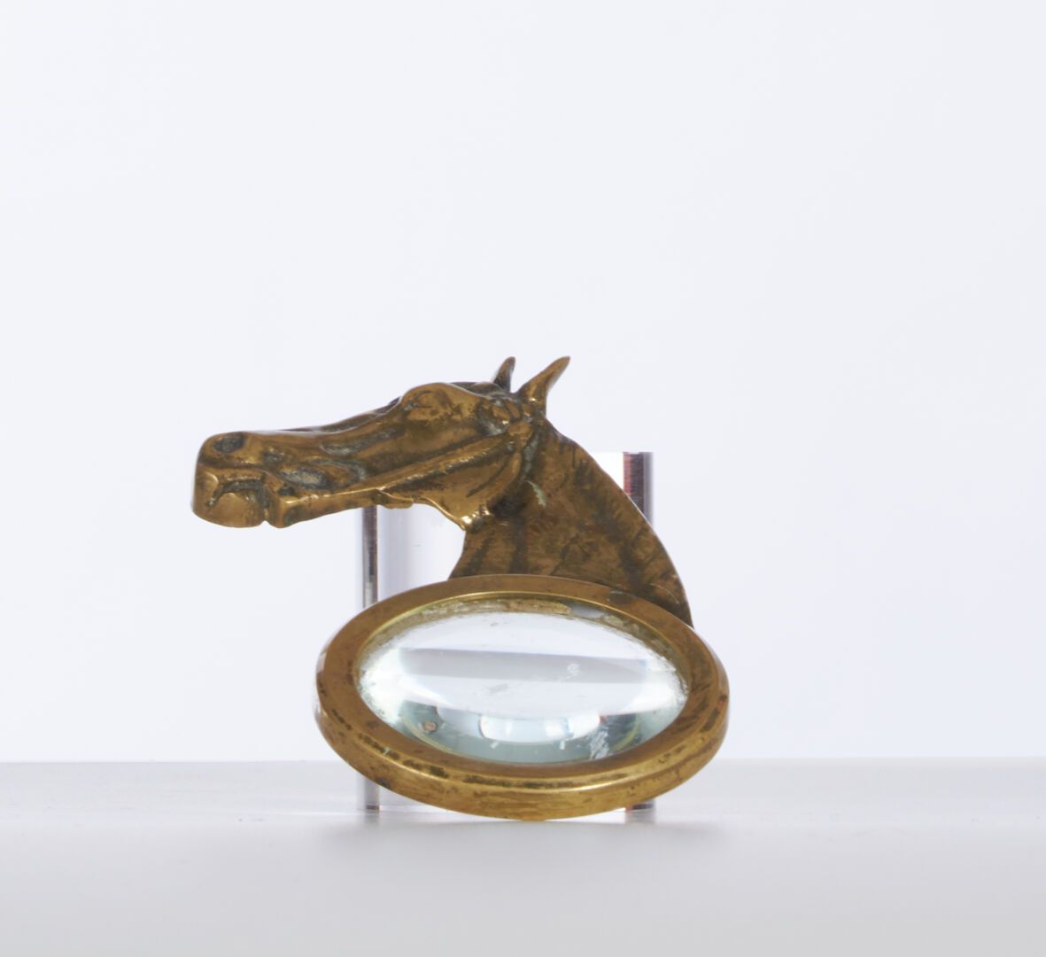 Null Vergrößerungsglas mit Bronzerahmen und Pferdekopfdekor