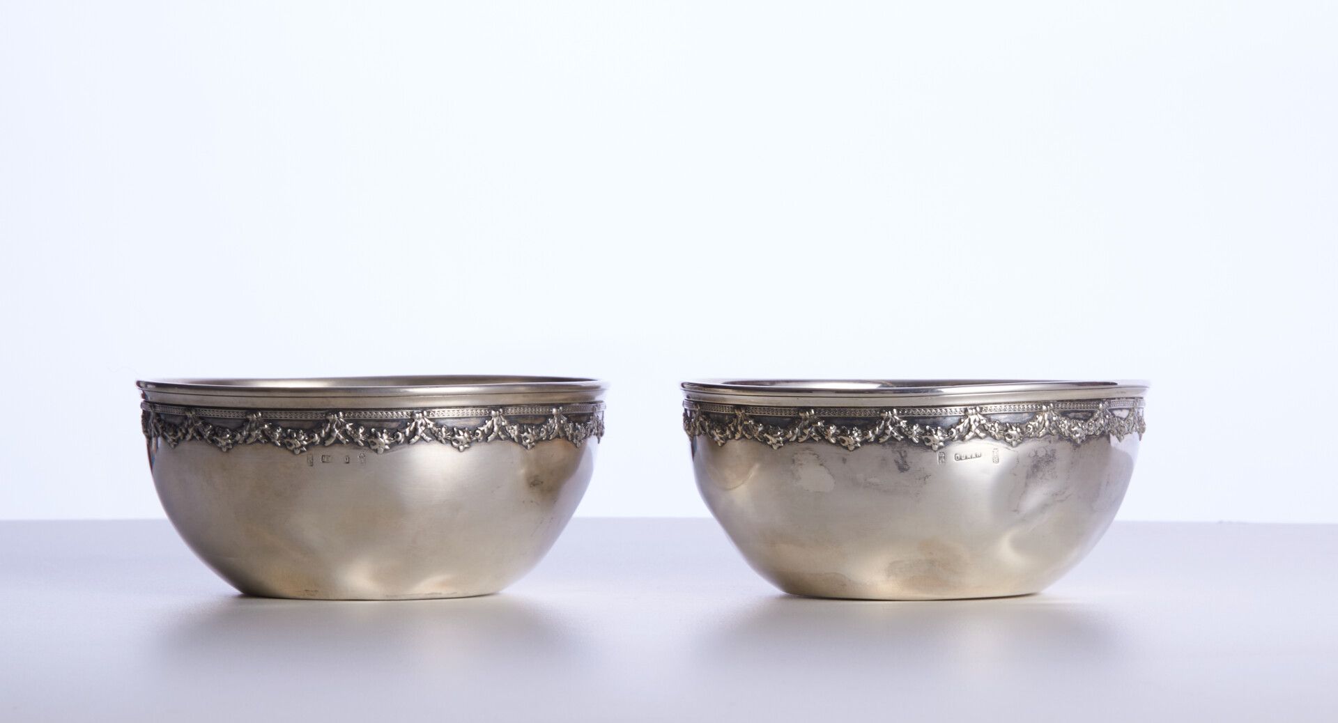 Null Two foreign silver bowls - weight : 256,6g (dents)