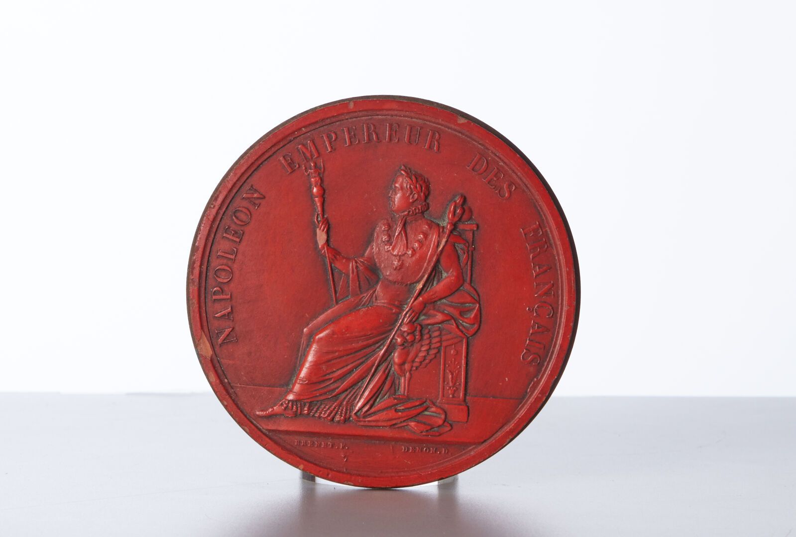 Null BRENET F. 和 DENON D.

法国皇帝拿破仑

铜质底座上的大型红陶奖牌 - 直径：11.8（小碎片