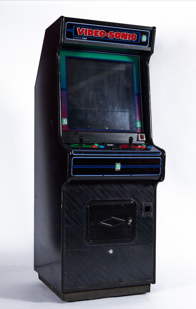 Null SEGA S.A

一台200个游戏的VIDEO SONIC街机机

完全翻修过的

175x64x80