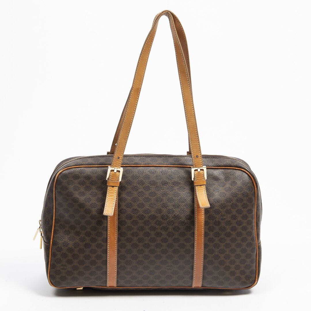 Null CÉLINE

Bag

Bag 



Macadam coated canvas, natural leather

Macadam coated&hellip;
