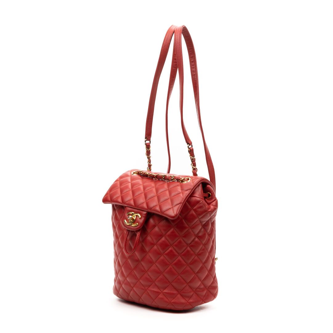 Null CHANEL

Sac à dos

Back pack 



Cuir matelassé rouge

Red quilted leather
&hellip;