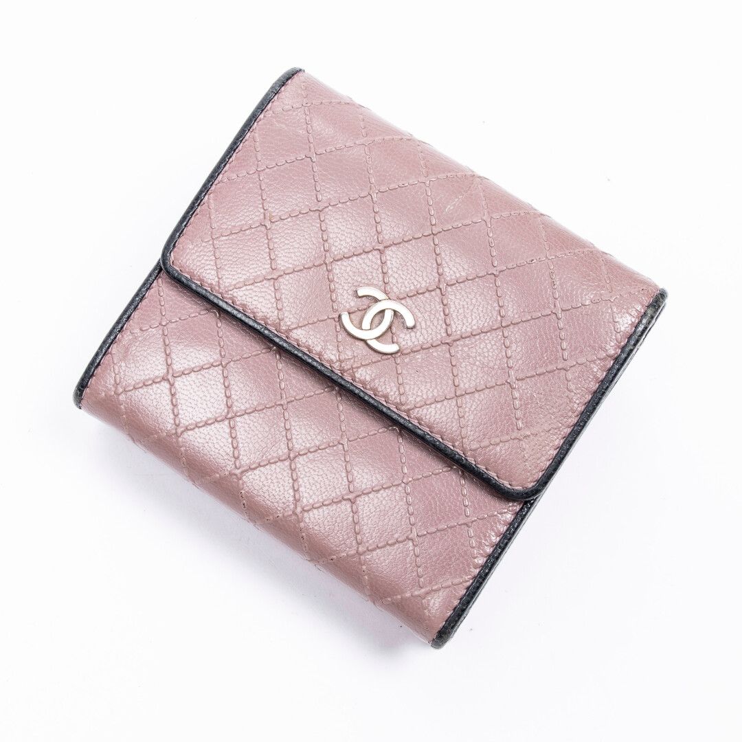 CHANEL Circa 2009/10 Wallet Wallet Pink and black …