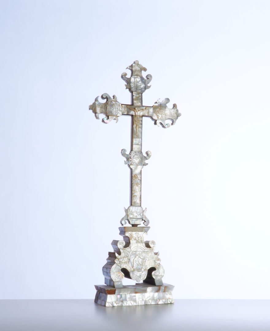 Null Croix en placage de nacre

Epoque XVIIIème

H : 67 cm

(restauration et nom&hellip;