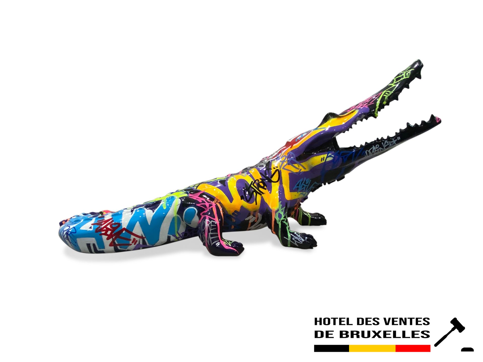 ORLINSKI 艺术家Richard ORLINSKI的雕塑作品
来自他著名的《生而狂野》系列
尺寸：72厘米
材质：树脂 标题：鳄鱼生而狂野 TAG
独特的&hellip;