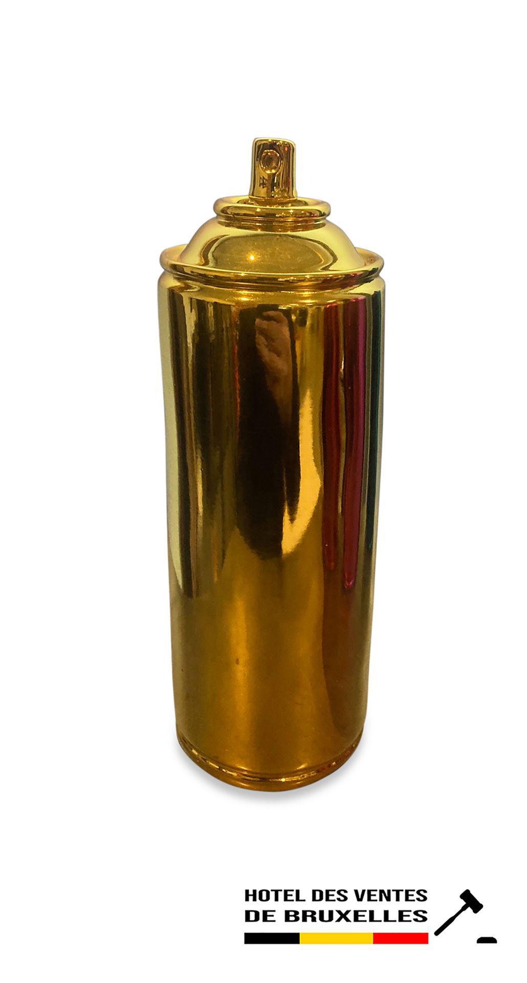 Charly Rocks (Né en 1983) 一个喷壶 (GOLD)
代表一罐喷漆的树脂雕塑，涂有光亮的金色车身漆
底座下有签名、日期和编号1/5。
高度&hellip;