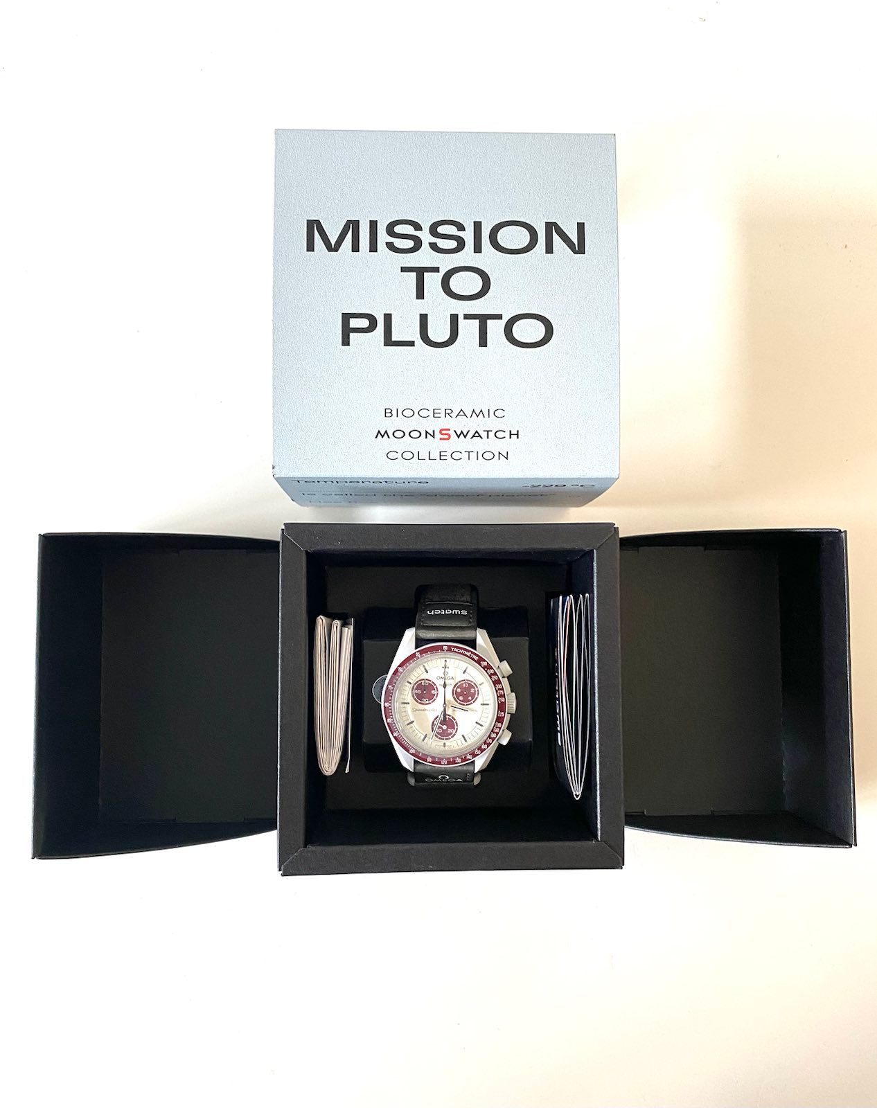 Swatch x Omega - Mission To Pluto On this watch, light … | Drouot.com