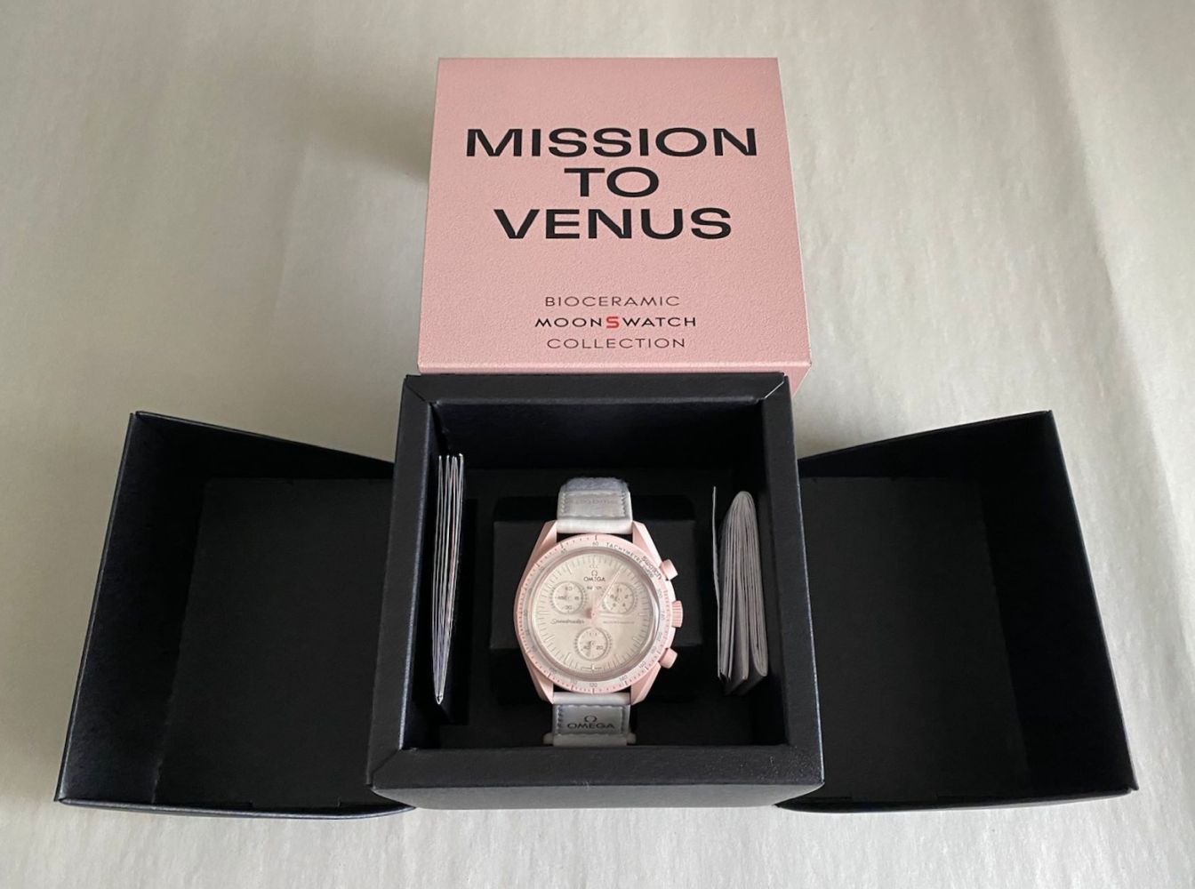 Swatch x Omega - Mission To Venus On this bold watch, t… | Drouot.com