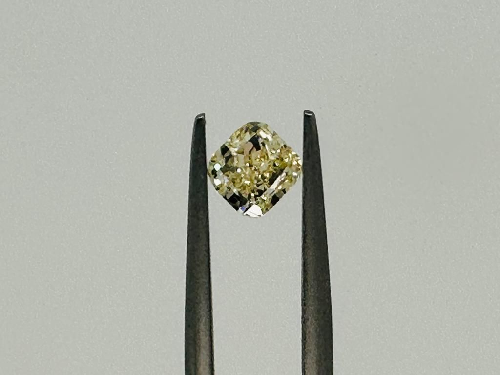 Null DIAMANT 1CT FANCY YELLOW CLARITY SI2 - CUSHION CUT - CERTIFICATE ID - UD301&hellip;