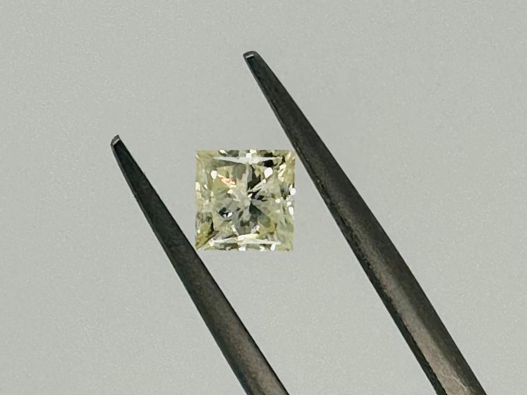 Null 0,97 CT LIGHT YELLOW FANCY DIAMOND - CLARITY SI3* (ENHANCED CLARITY) - PRIN&hellip;