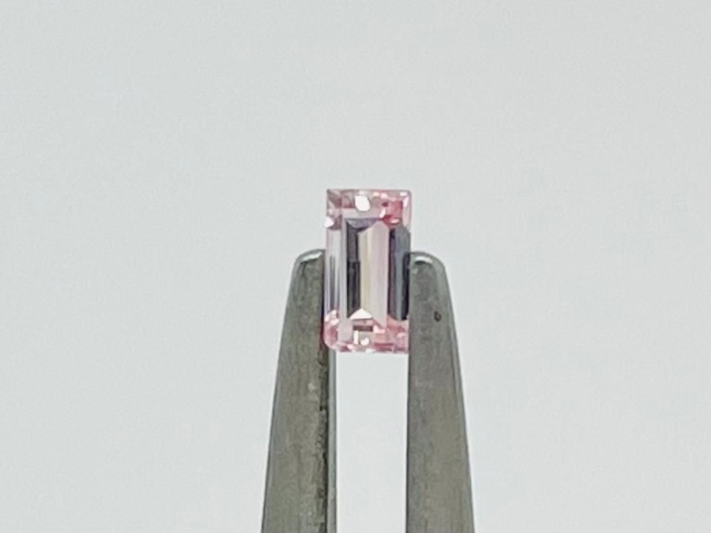 Null 钻石0.08克拉花式浅紫色净度VS1 - 梯形切割 - IG证书 - F20303-6