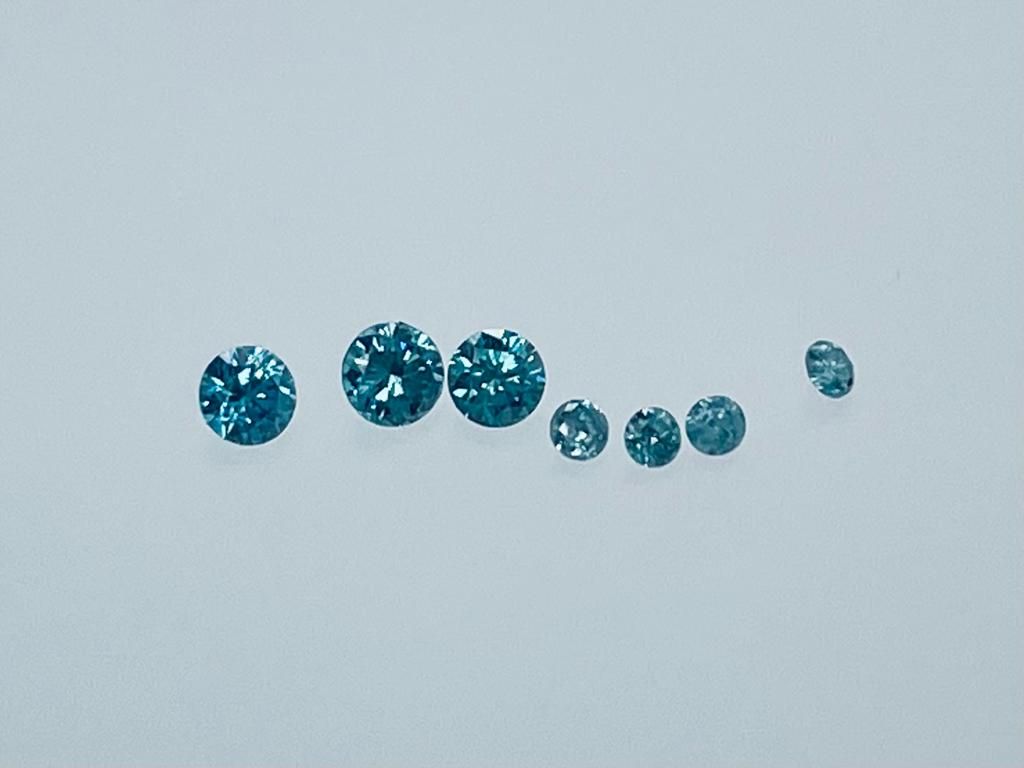 Null 7颗钻石0.15克拉花式深蓝（增强色） - 净度VS-SI - 明亮式切割 - C1