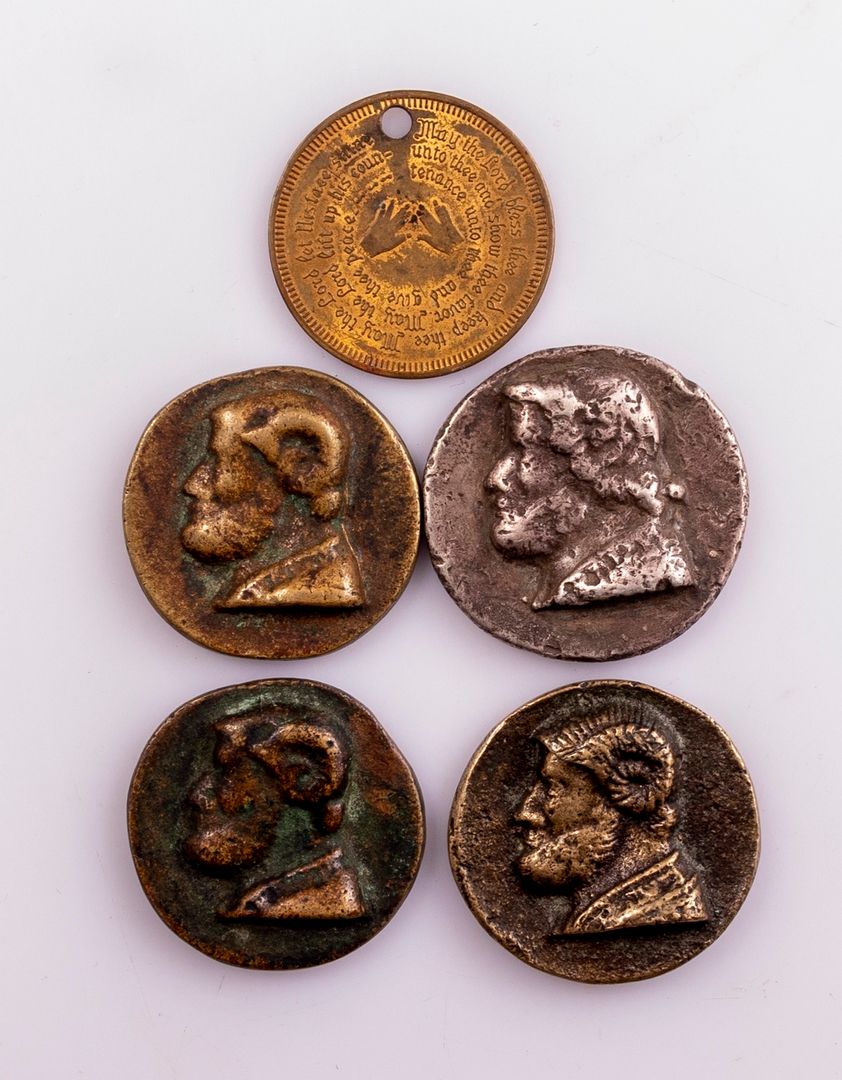 Jewish Medals/Amulets Lot de 5 médailles/amulettes juives, dont : * 4 médailles/&hellip;