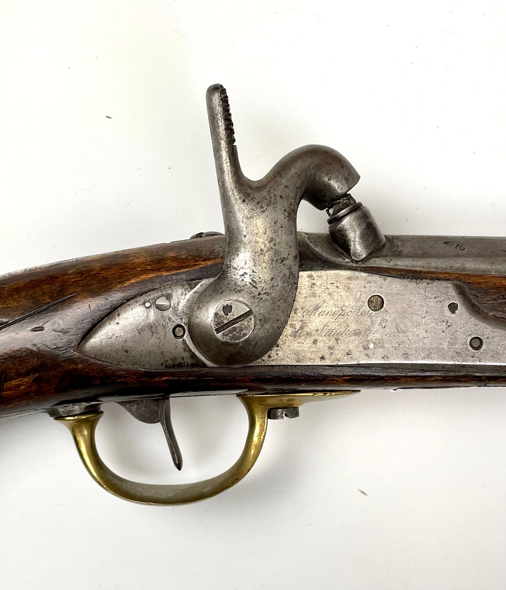 Null 打击式手枪，型号为1822 T bis。 
圆形枪管，有雷鸣般的响声。
锁上刻有 "Manuf Roy de Maubeuge"。黄铜配件。ABE。复&hellip;