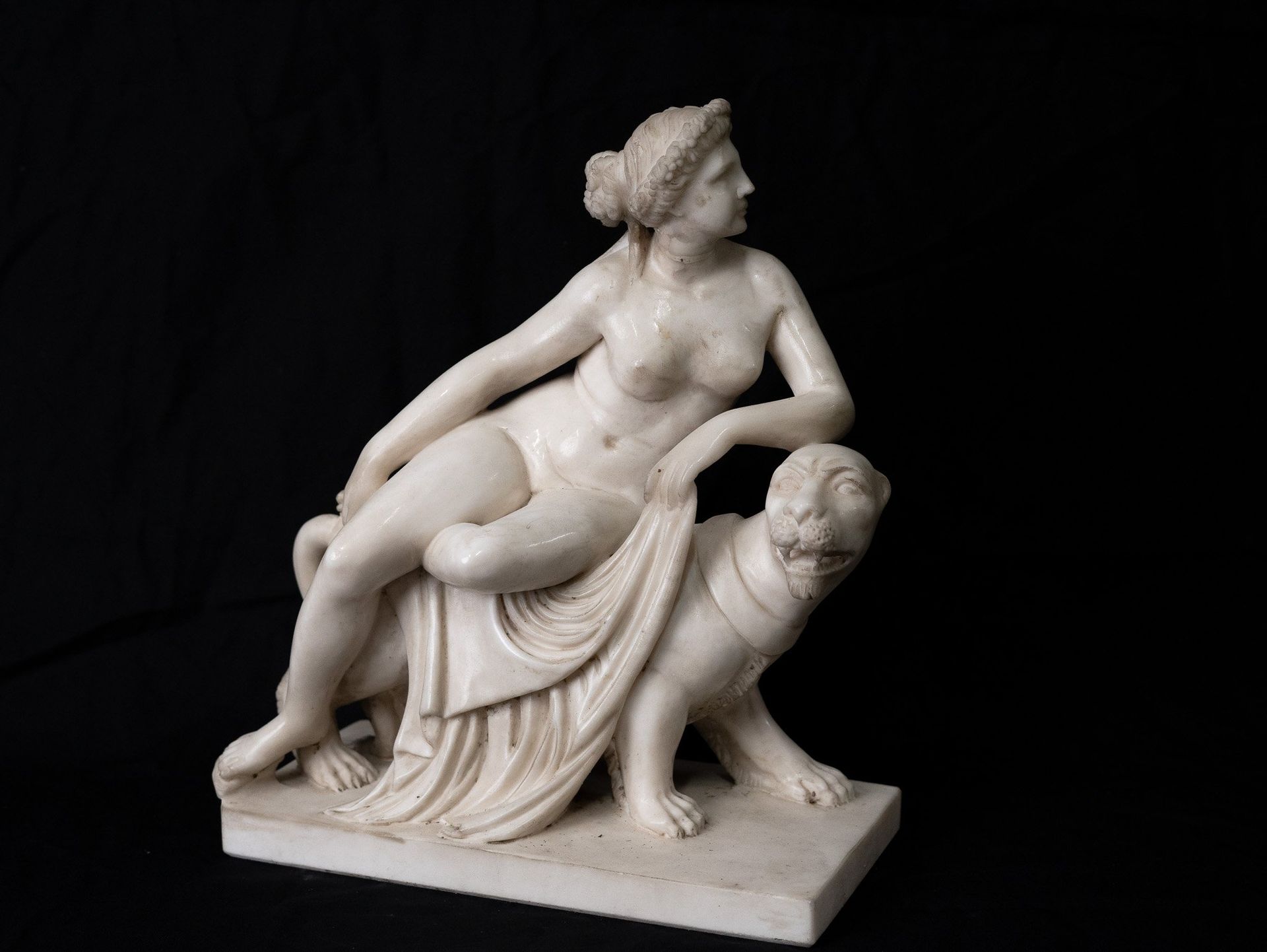 Null Escultura de mármol 33x44x18cm