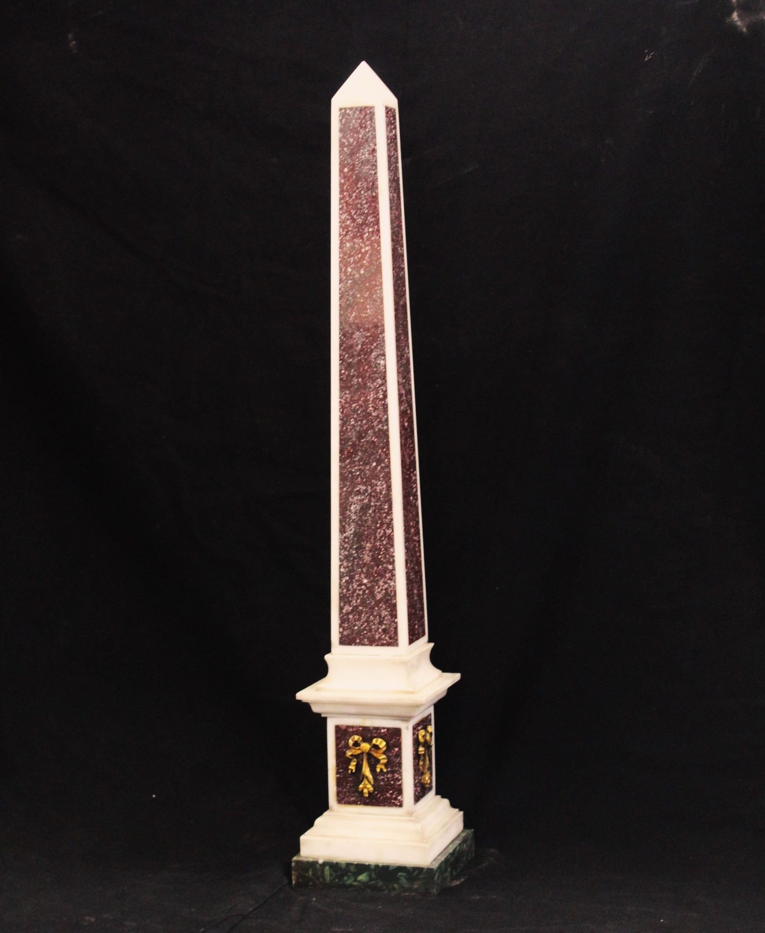 Null Porphyr Obelisk 62x10x10cm XX Jahrhundert