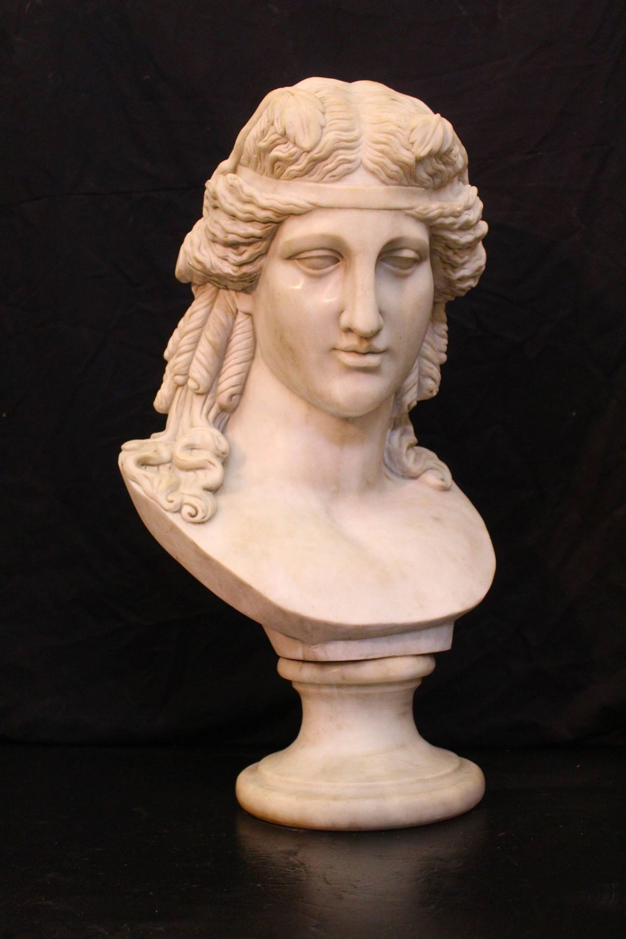 Null Scultura in marmo con busto di Dionisio 80x47x46cm XX secolo