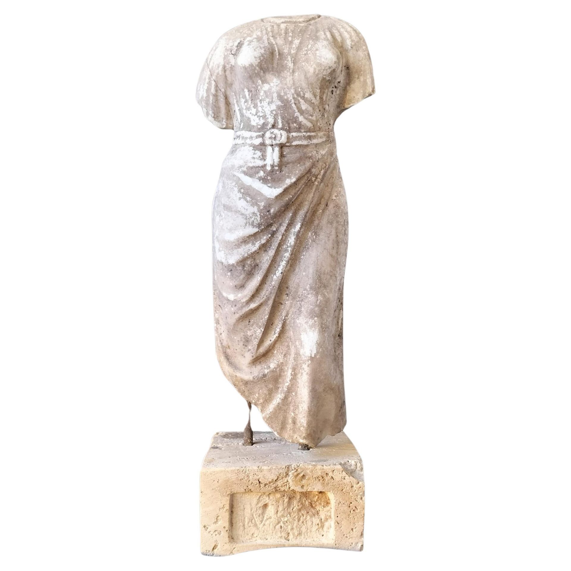 Null Vestale en marbre 57x20x15 cm, 19e siècle
