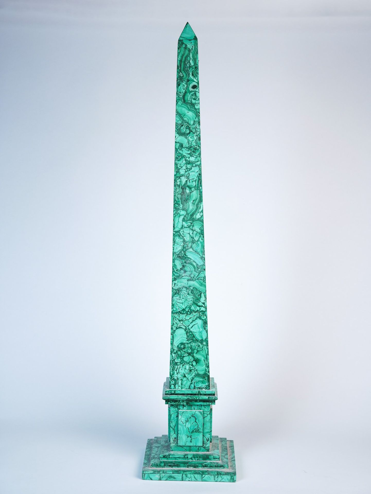 Null Obélisque en malachite, 89x18x18cm - 20e siècle