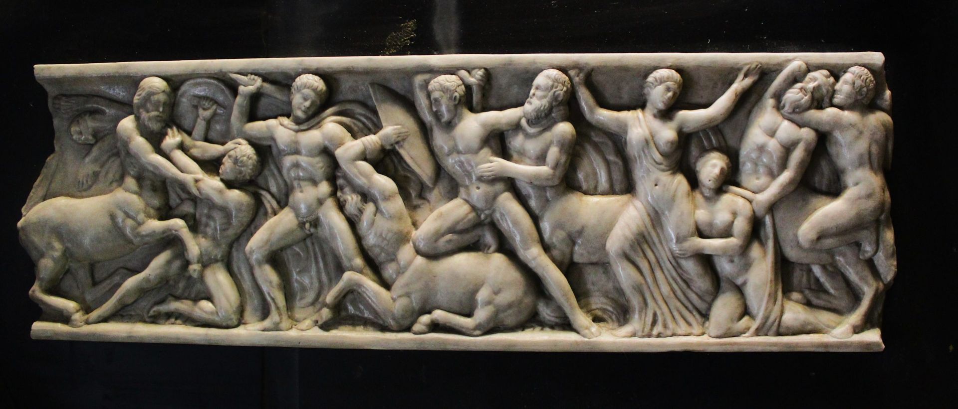 Null Marble bas-relief, 38x122x4cm - 20th century