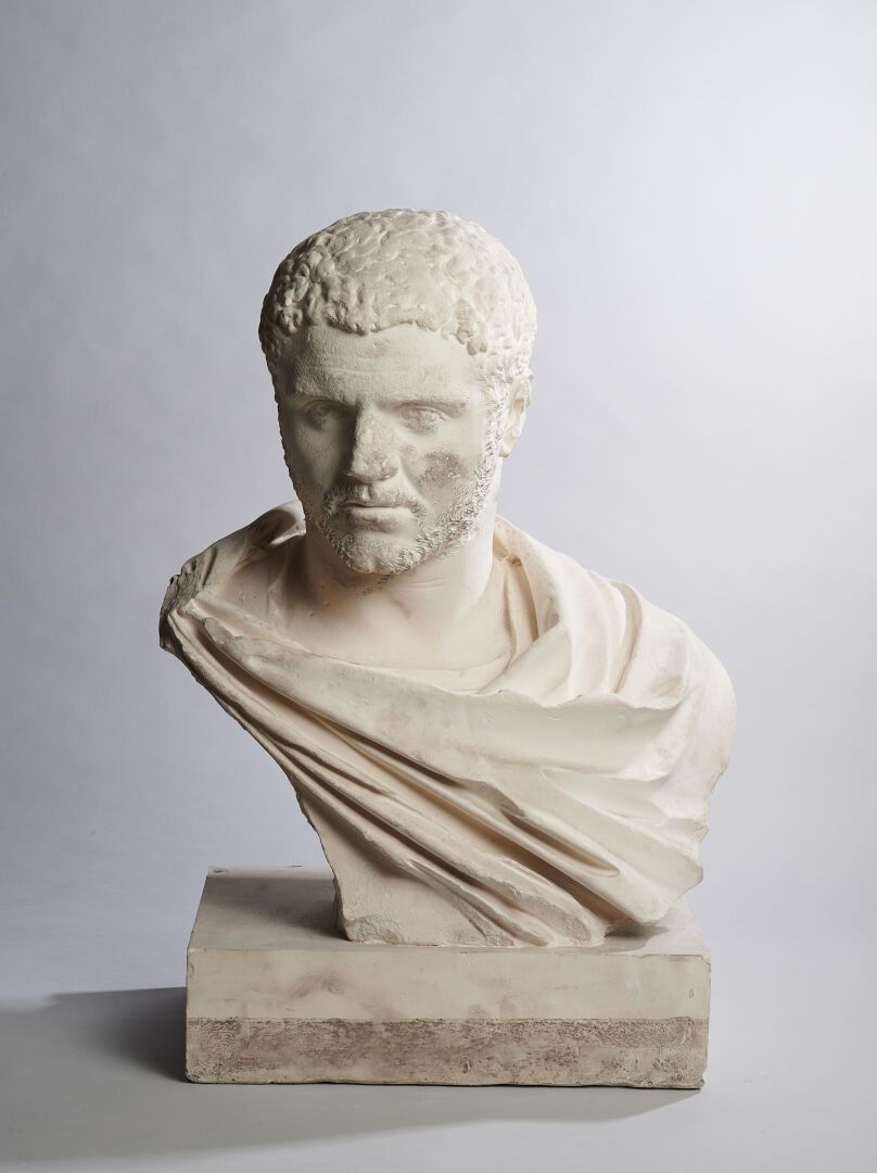 Buste de l'empereur Caracalla 国家博物馆模塑工作室（1928 年）
卡拉卡拉皇帝半身像
石膏
H.70 厘米 宽 50 厘米 深 &hellip;