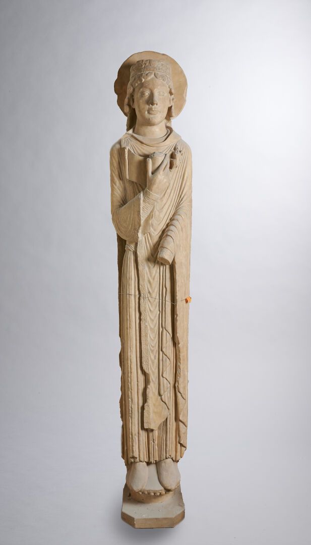Statue-colonne de femme nimbée et couronnée Atelier de moulage du Musée de sculp&hellip;