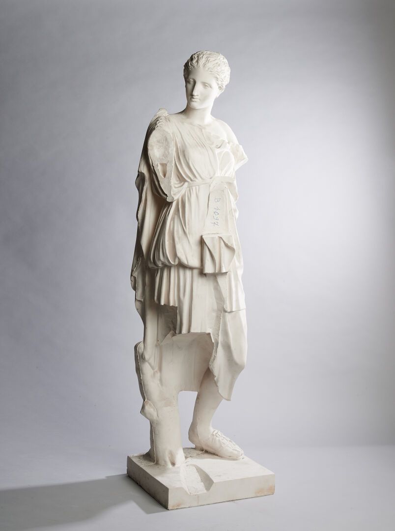Diane de Gabies (réduction) 卢浮宫博物馆制模车间（1818 年起）
加比斯的戴安娜（缩小版）
石膏 
H.100 厘米 宽 25 厘&hellip;