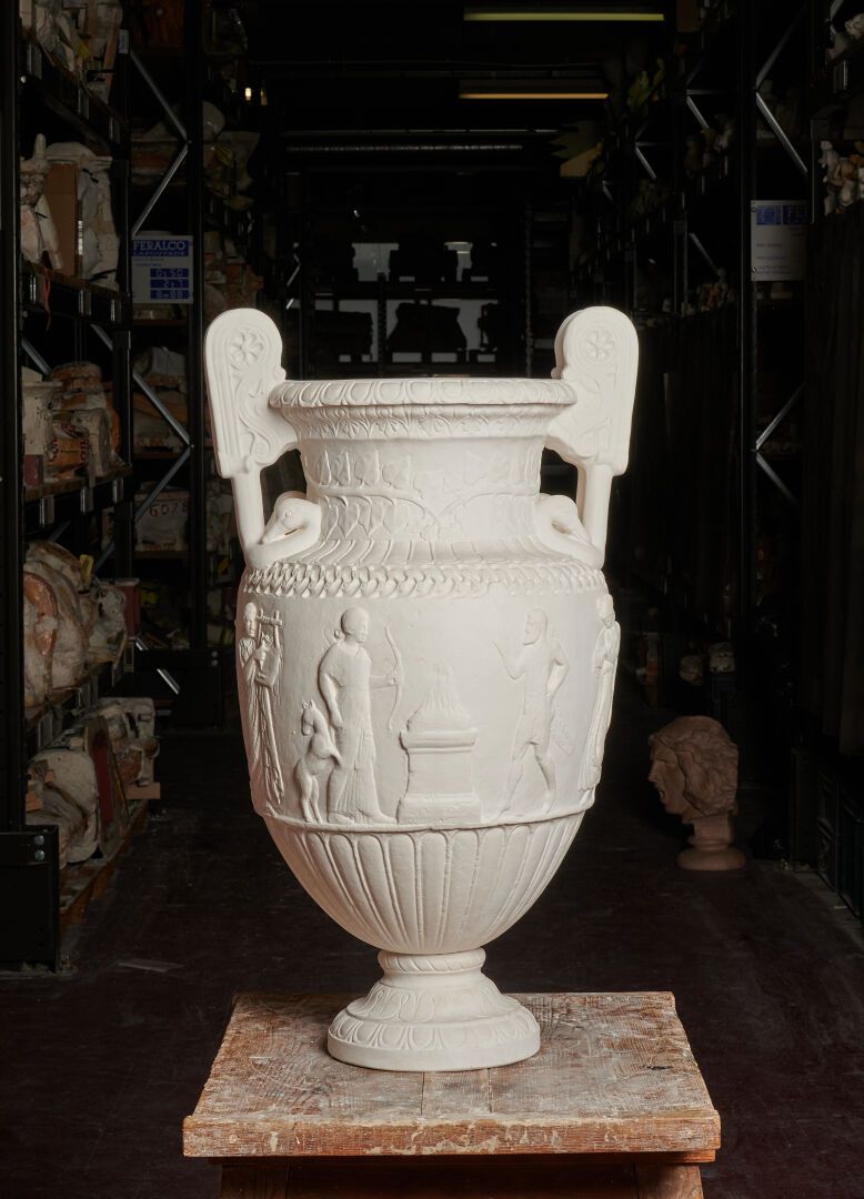 Vase de Sosibios 卢浮宫博物馆模塑工作室（1794-1882 年）
索西比奥斯花瓶
石膏
H.75 厘米 宽 43 厘米 深 39 厘米 
根据&hellip;