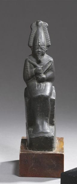 Null Statuette d'Osiris momiforme, assise sur un trône et tenant le sceptre heka&hellip;