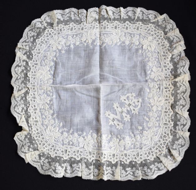 Null Mouchoir brodé, seconde moitié du XIXe siècle

En lin fil de main finement &hellip;