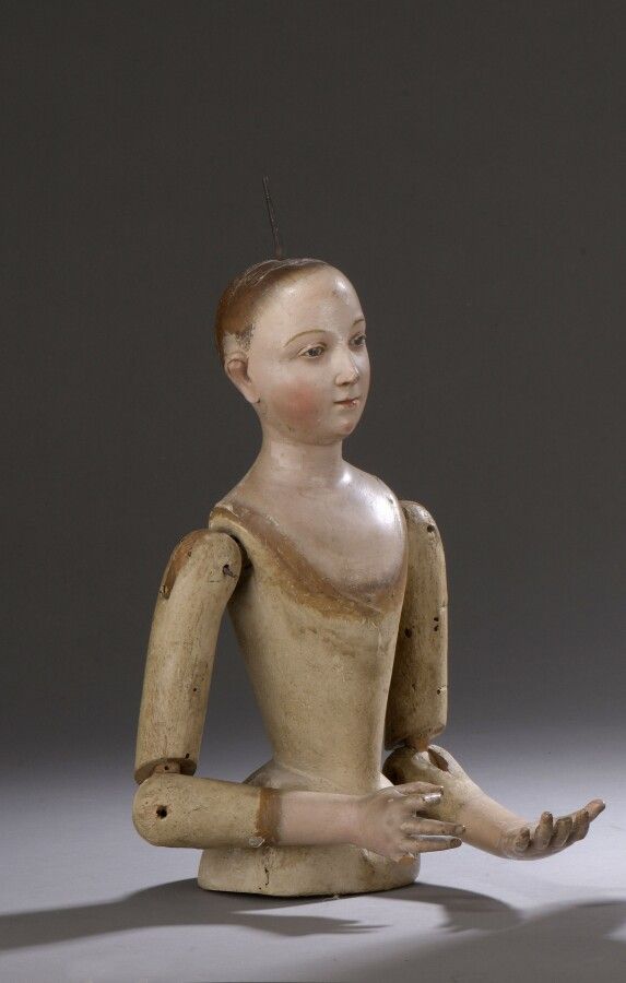 Null Mannequin féminin de procession, en bois sculpté, la tête et les avant-bras&hellip;
