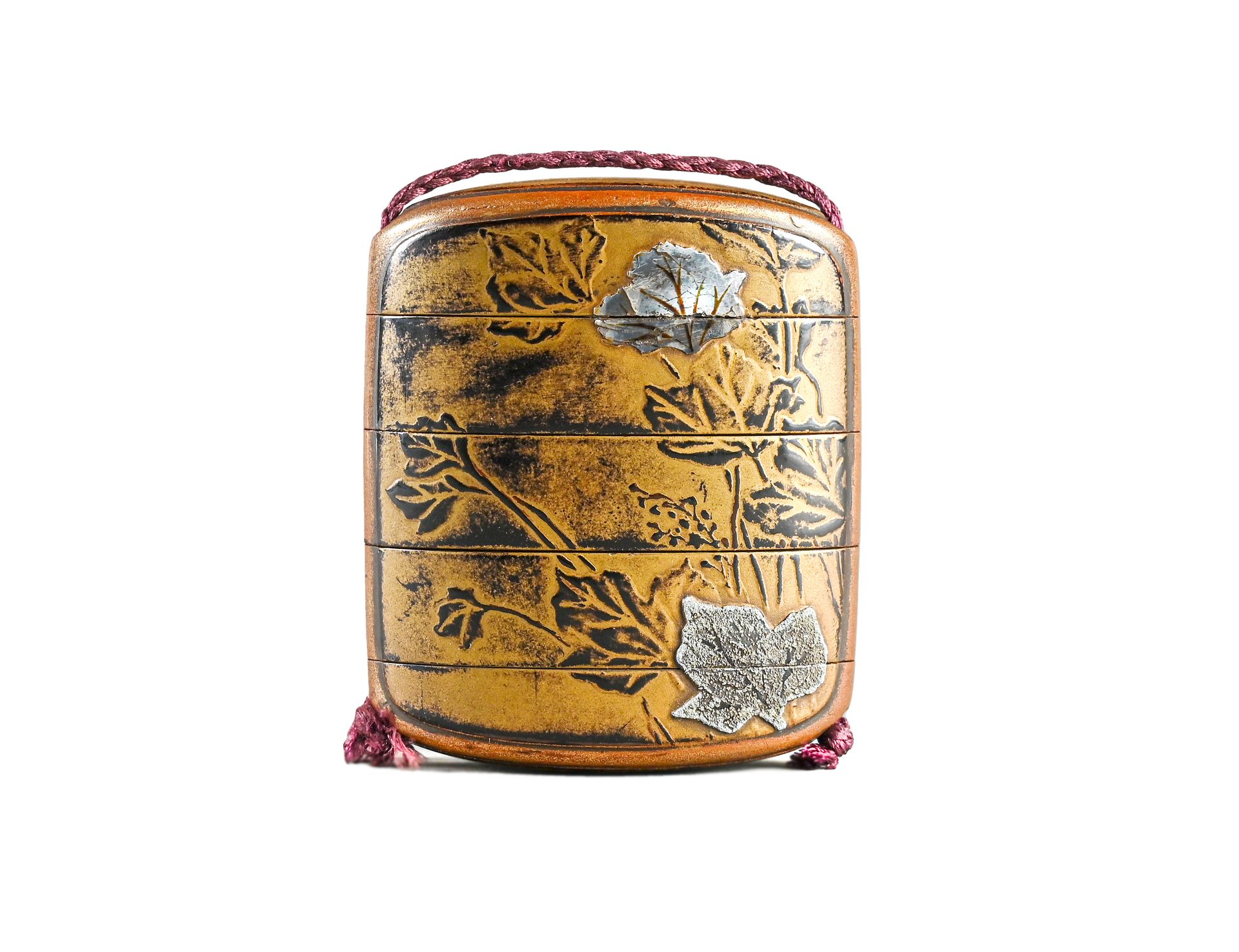 JAPON, début XVIIIe siècle Inro with four compartments inlaid with mother-of-pea&hellip;