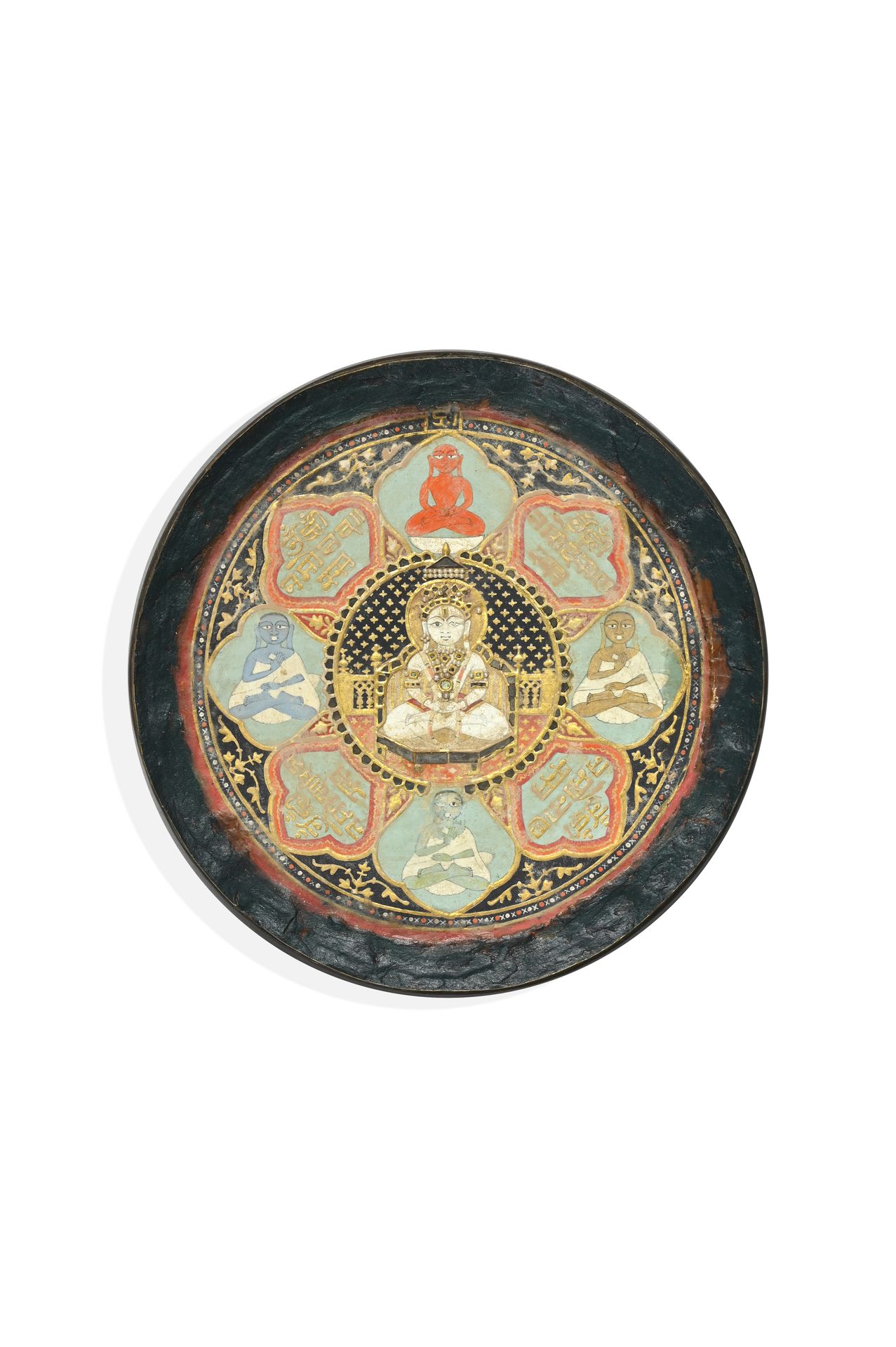 NEPAL - XIXème 
小型旅行唐卡。




装饰包括中心的
耆那教提婆 ，镶嵌着几颗珠子，周围是其他提婆和佛教文本。用黄金强化的多色镶嵌。




&hellip;
