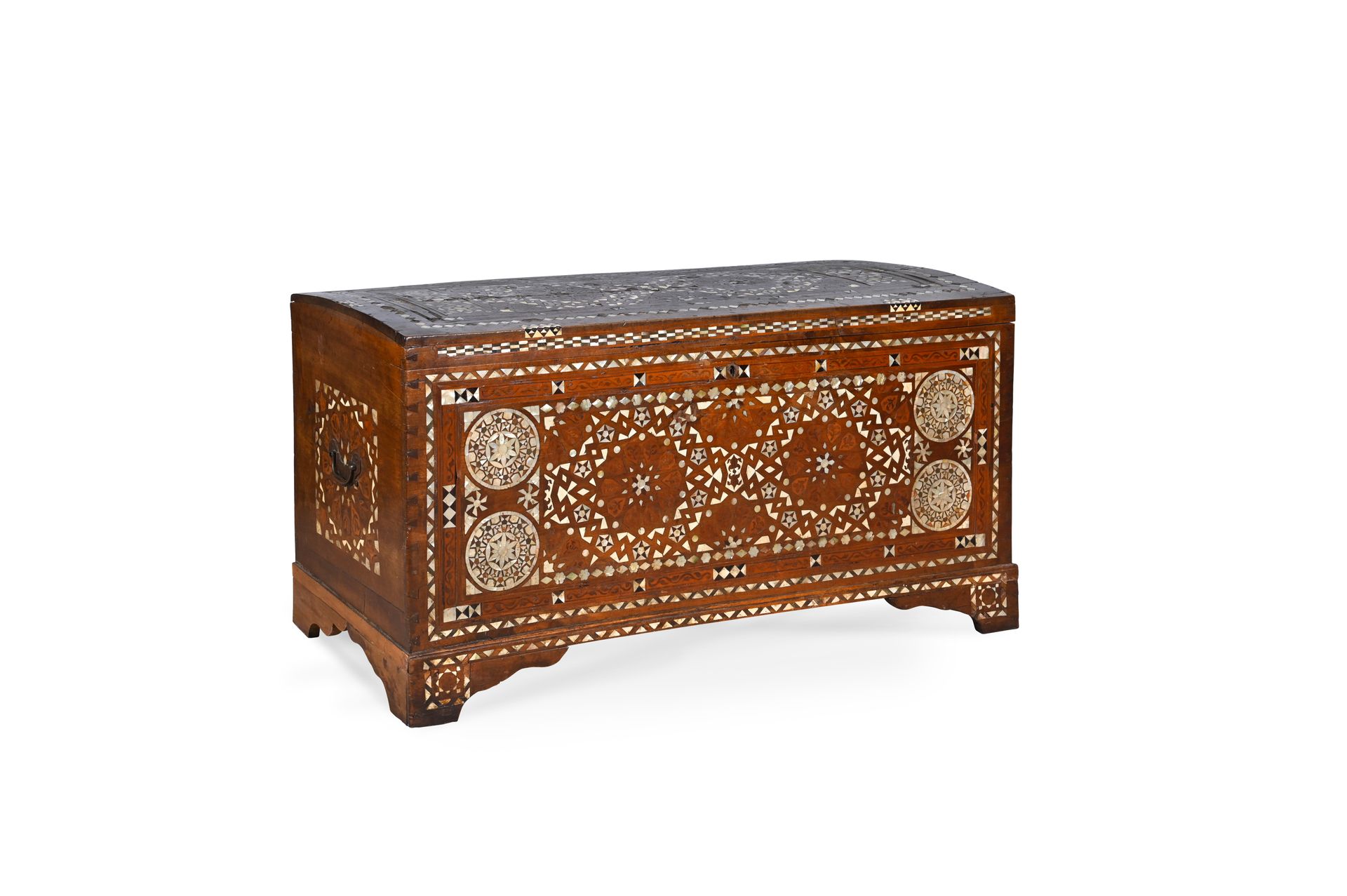 LEVANT - XIXe siècle Chest

Wood inlaid with mother-of-pearl, ivory and bone

H.&hellip;